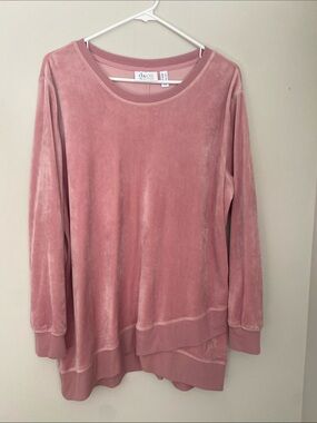 d&co. Active Dusty Rose Velor Pullover